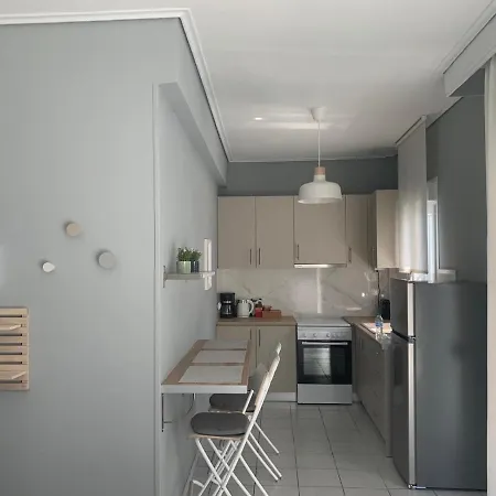 White Elephant Second Floor Волос