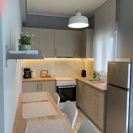 White Elephant Second Floor Волос